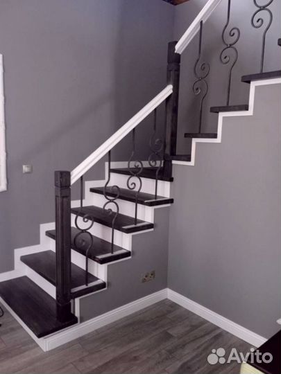Лестница в дом и квартиру