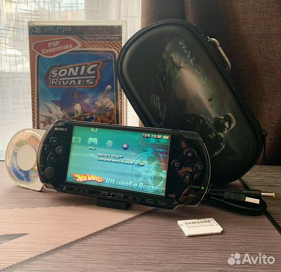 Sony PSP 3008 Piano Black 64gb 7500 игр (комплект)