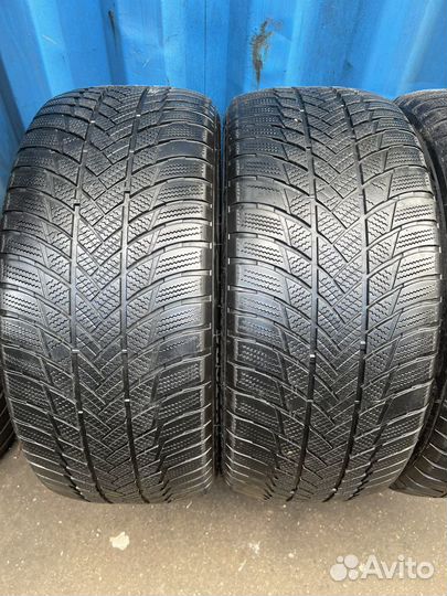 Bridgestone Blizzak LM-001 285/45 R21 113V