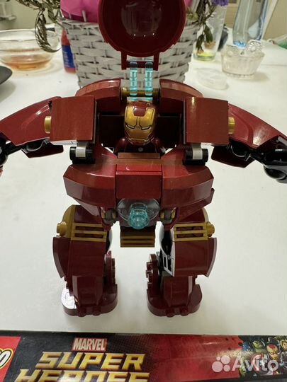 Lego Hulk Buster плюс Iron Man sh167