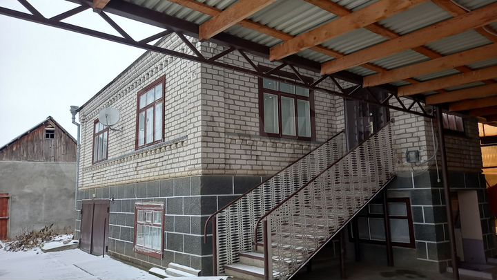 Дом 180 м² на участке 15 сот.