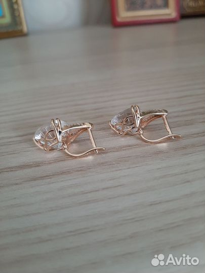 Золотые серьги