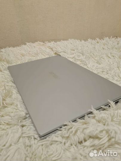 Ноутбук asus