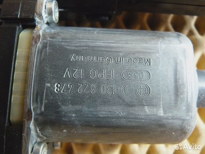 Моторчик стеклоподъемника передний правый Renault Megane III 2009-2016 (807309629R)