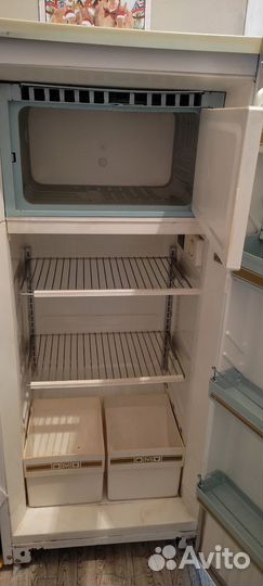 Холодильник с морозилкой