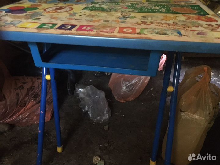 Детский столик