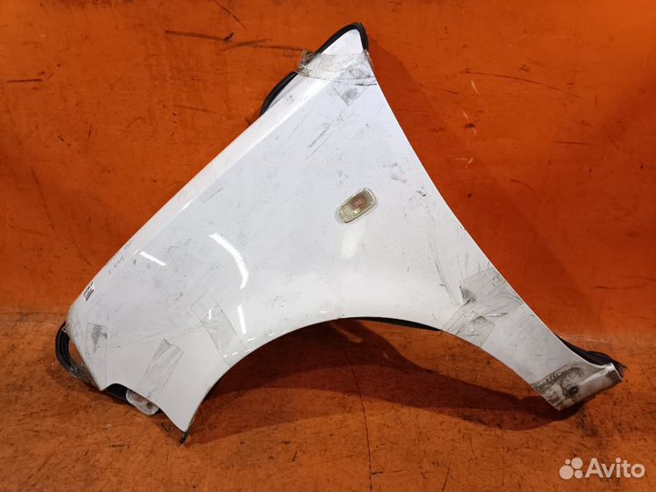 Крылья передние Toyota Bb NCP31