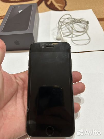 iPhone 8, 64 ГБ