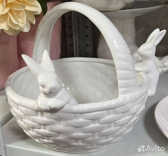 Статуэтки фарфоровые, конфетницы зайка