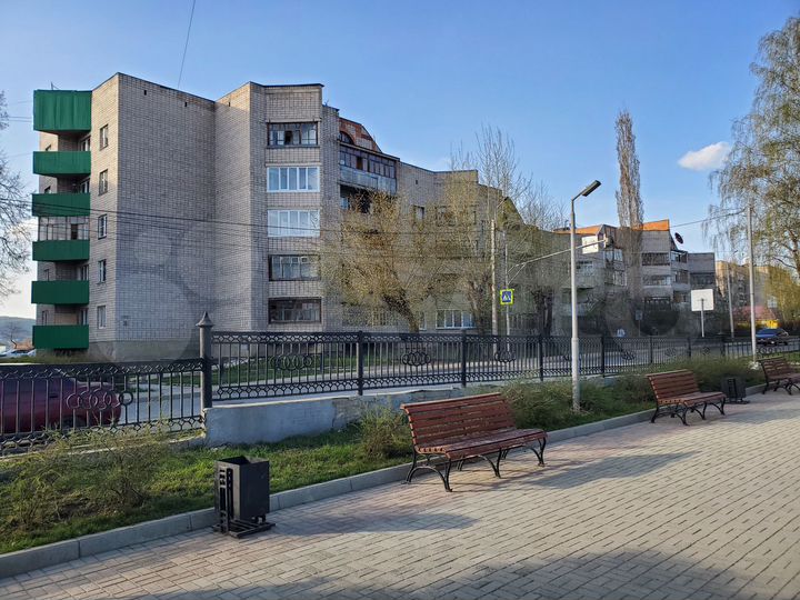 2-к. квартира, 55 м², 2/5 эт.