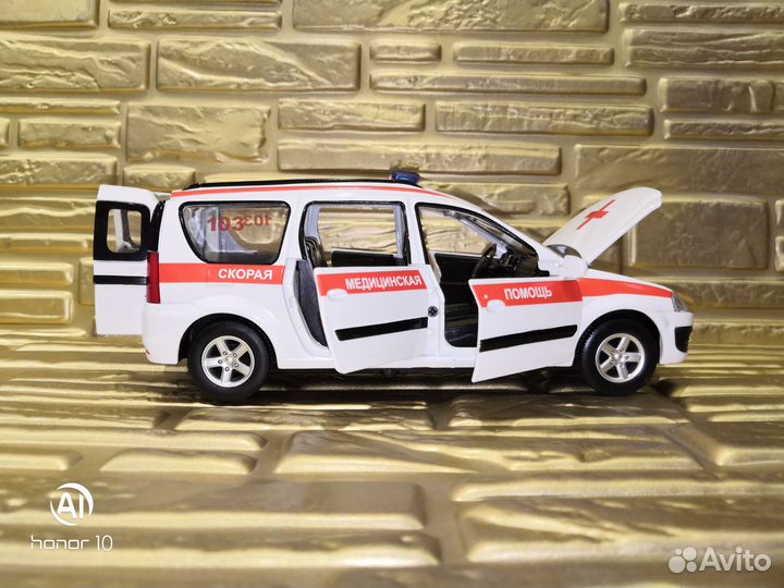 LADA Largus Скорая Помощь 1:24 19 см новая