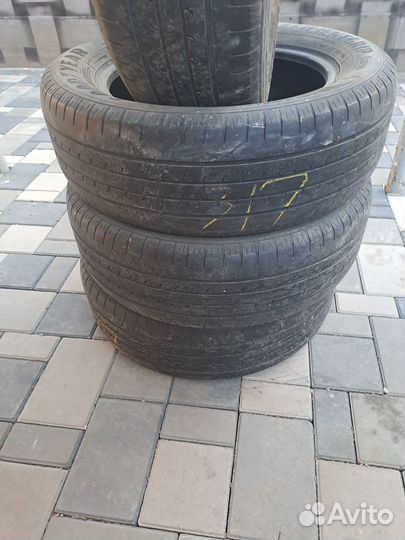 Goodyear EfficientGrip 215/60 R17