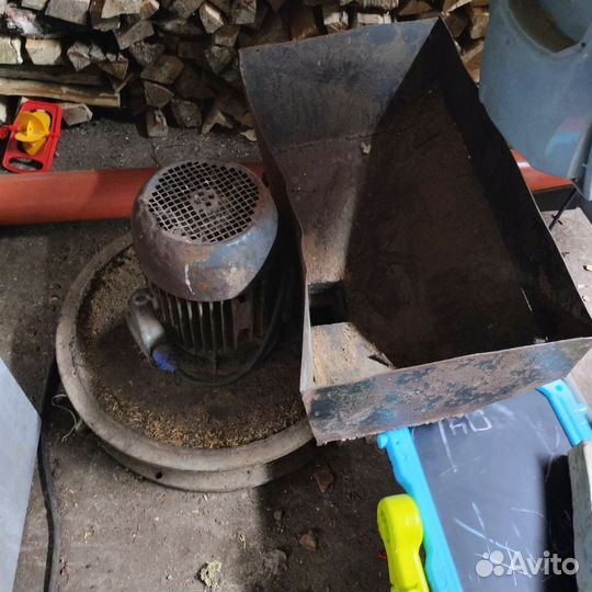 Зерно дробилка