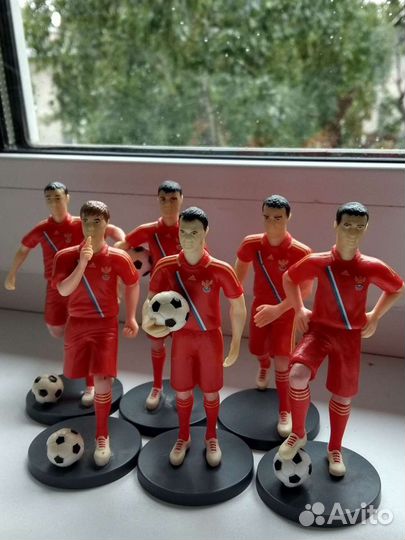 Настольная фигурка