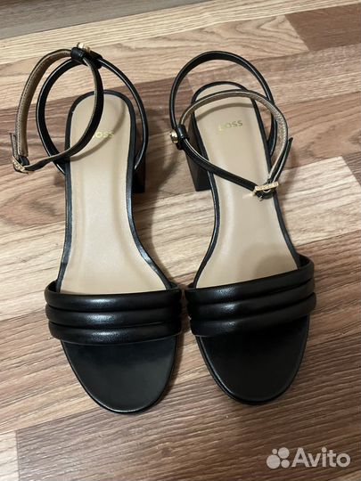 Босоножки черные 36