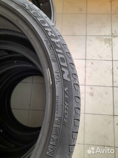Pirelli Scorpion Verde 275/35 R22 104W