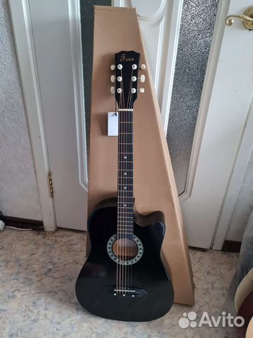 Акустическая гитара