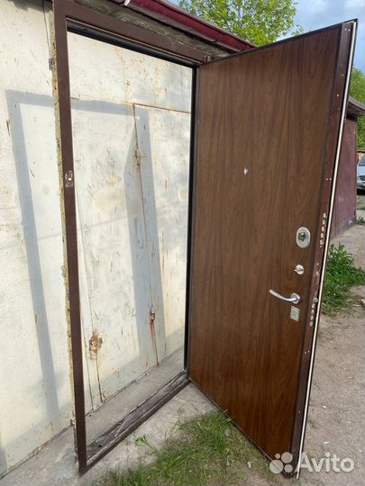 Двери б/у