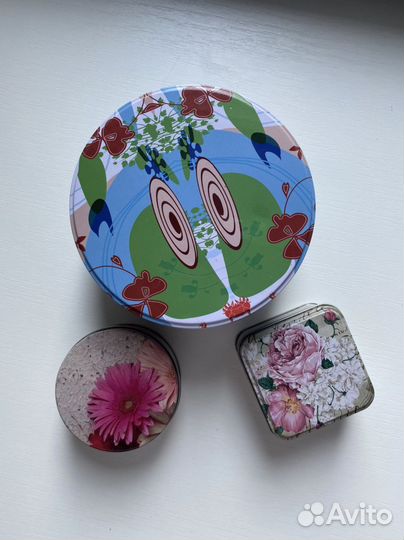 Жестяные банки для хранения пакетом