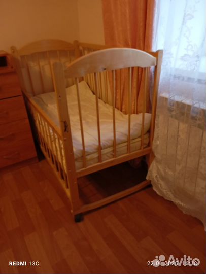 Детская кроватка