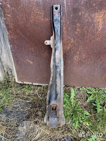 Mitsubishi lancer 10 лыжа подрамника кронштейн