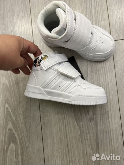 Кроссовки детские