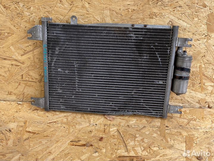 Радиатор кондиционера Suzuki escudo