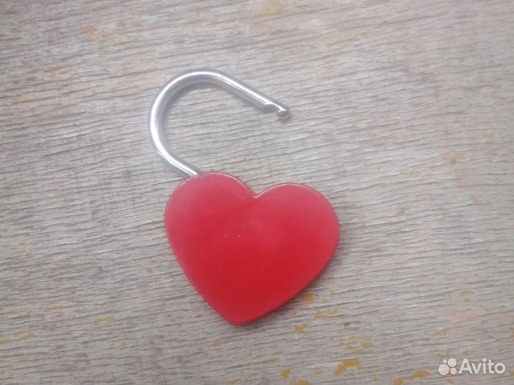 Продам замок