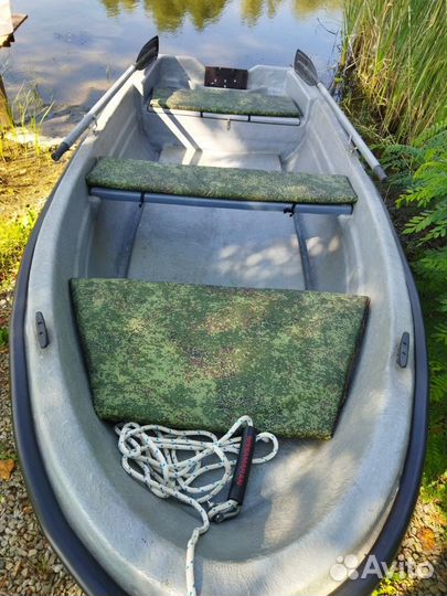 Лодка стеклопластиковая 3,7