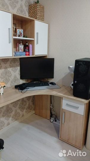 Компьютерный стол