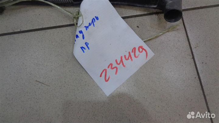 Поводок стеклоочистителя переднего Mitsubishi Paj