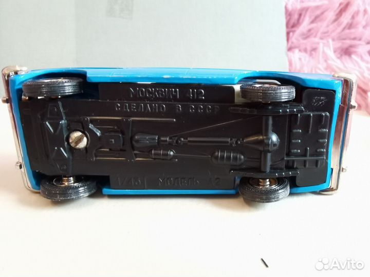 Москвич 412 А 2 без ми. Капот 2 зажима