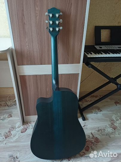 Акустическая гитара