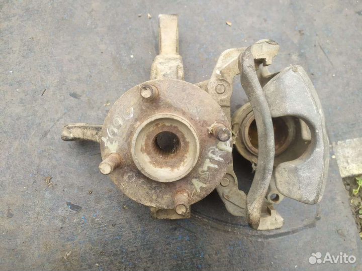 Кулак поворотный Opel Astra 2006