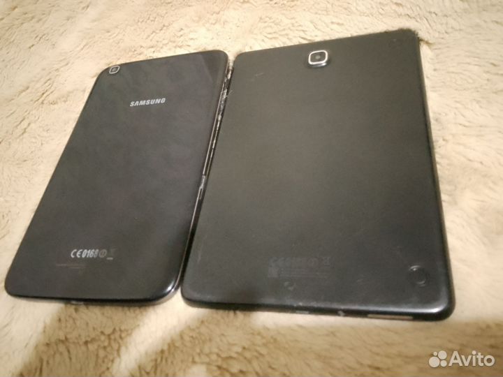 2 планшета Samsung