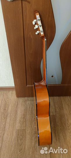 Новая классическая гитара Homage