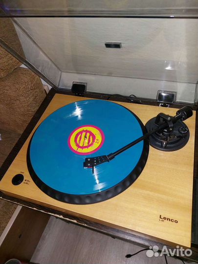 Виниловый проигрыватель Lenco l91