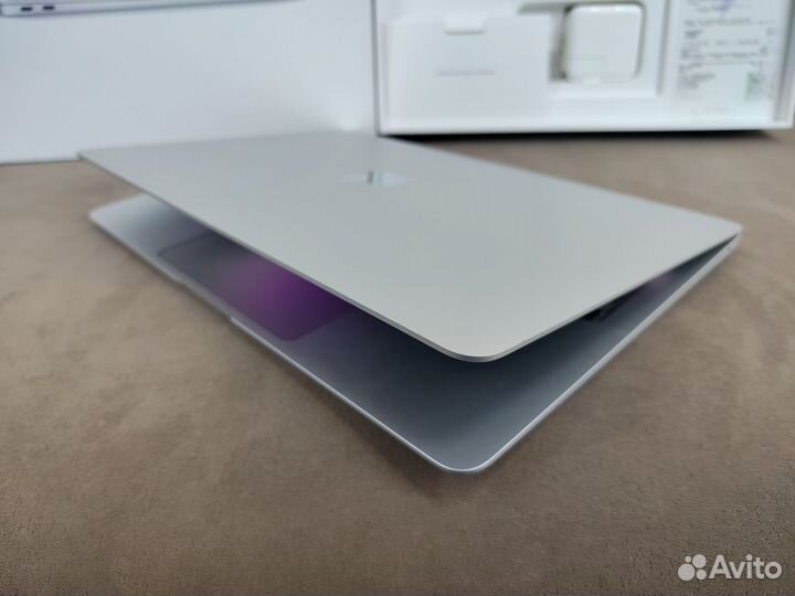 MacBook Air 13 2020 8GB 512SSD Retina