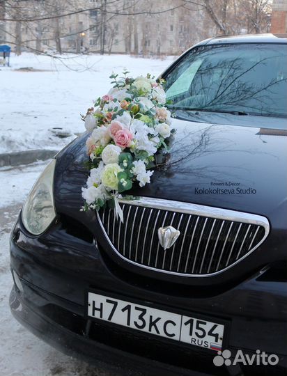 Цветочные композиции на свадебный автомобиль
