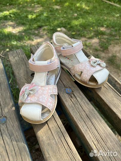 Сандалии для девочки