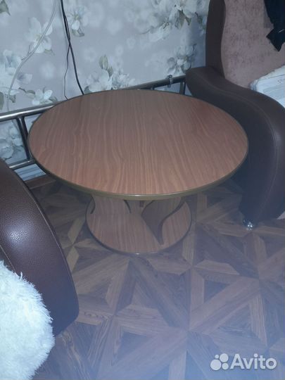 Журнальный столик