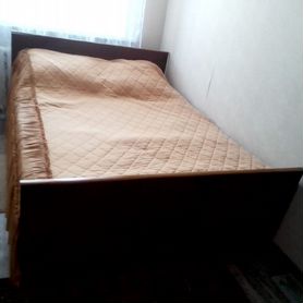 Кровать двухспальная с матрасом бу