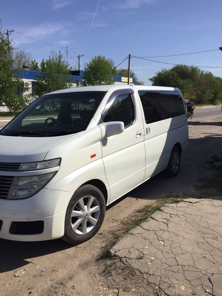 Nissan Elgrand: фото владельца