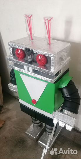 Заяц-робот из мультфильма 