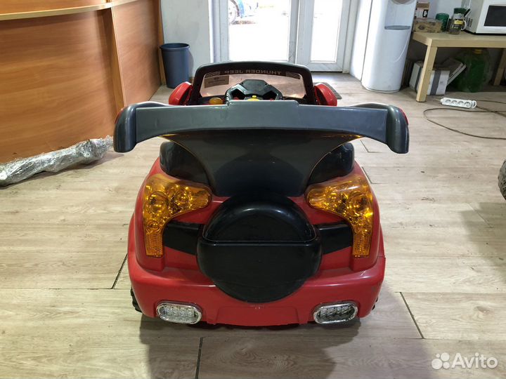 Детский электромобиль