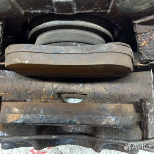 Суппорт тормозной передний левый Citroen Ds4 B7