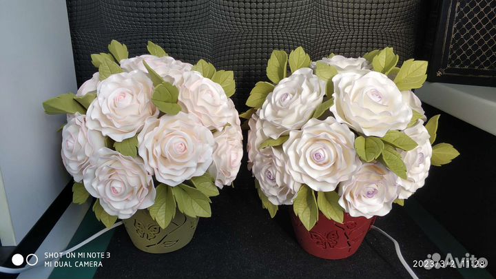 Розы в кашпо светильник из изолона