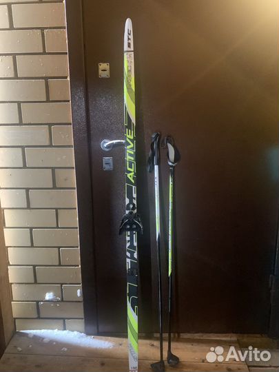 Беговые лыжи и ботинки 2 пары 33 и 35 размера