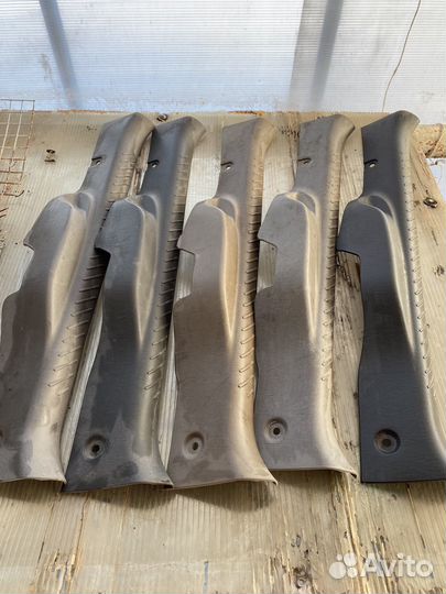 Накладка порога внутренняя передняя правая escape