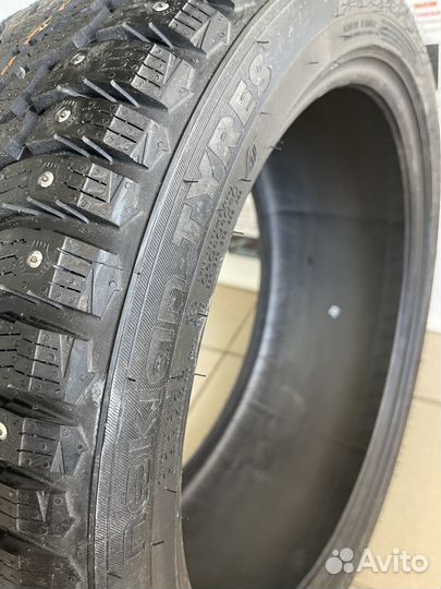 Nokian Tyres Hakkapeliitta 9 SUV 295/40 R20 110T